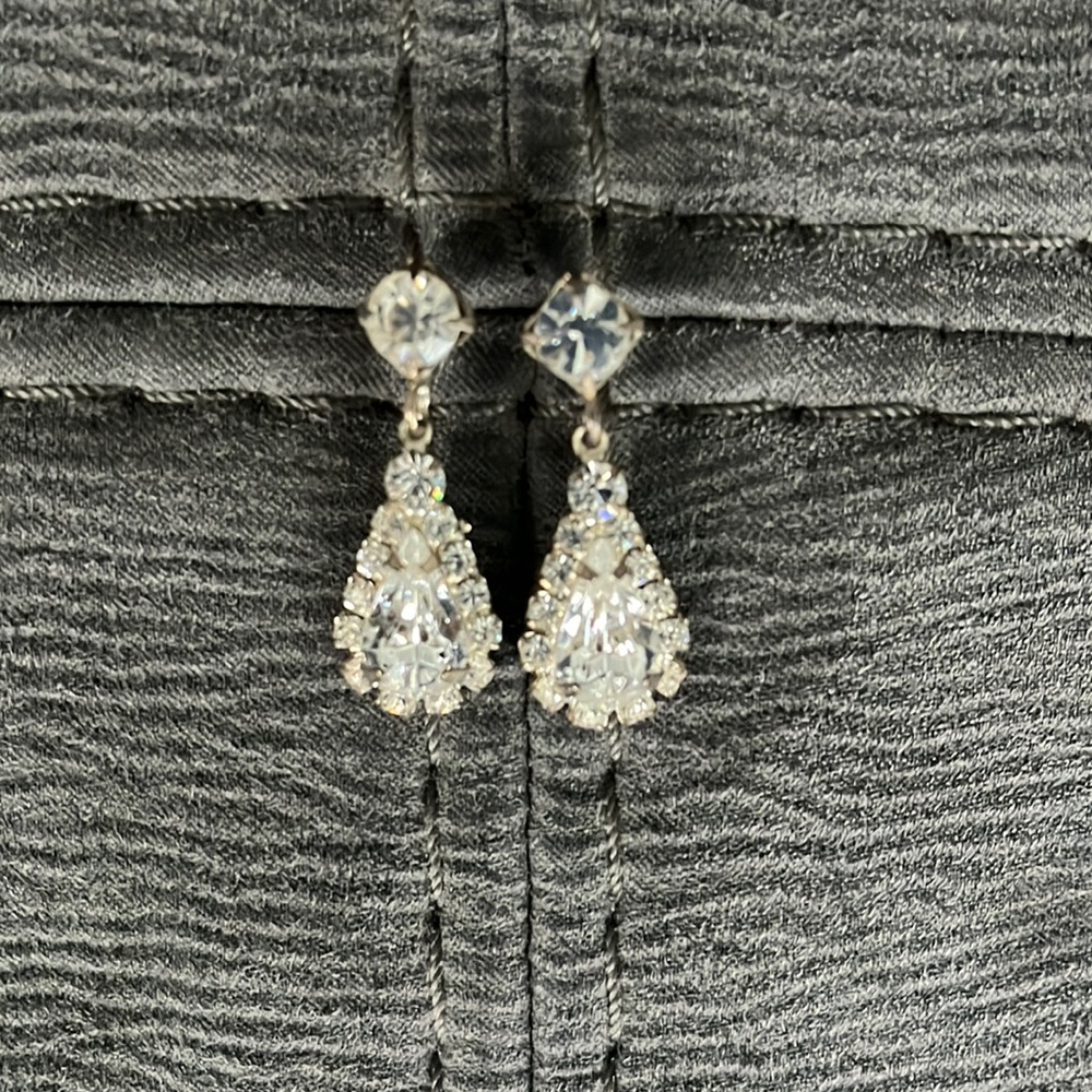 Gem dangle earrings